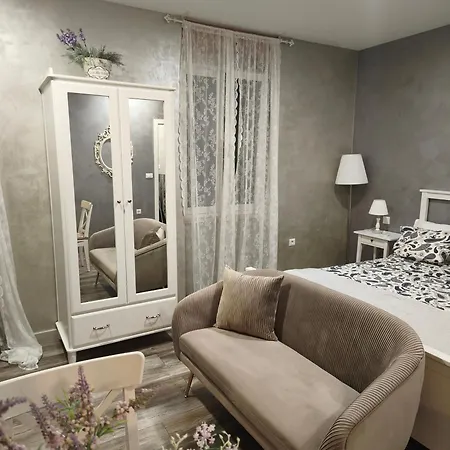Boutique In The Old Town Apartment